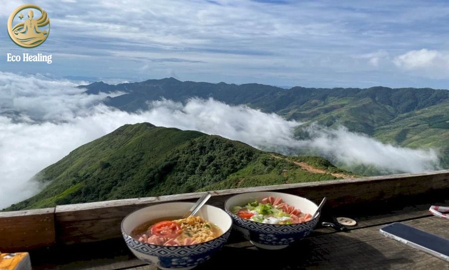 Lịch trình Trekking Tà Xùa 2 ngày 1 đêm: Ăn gì, ở đâu, check-in góc nào?