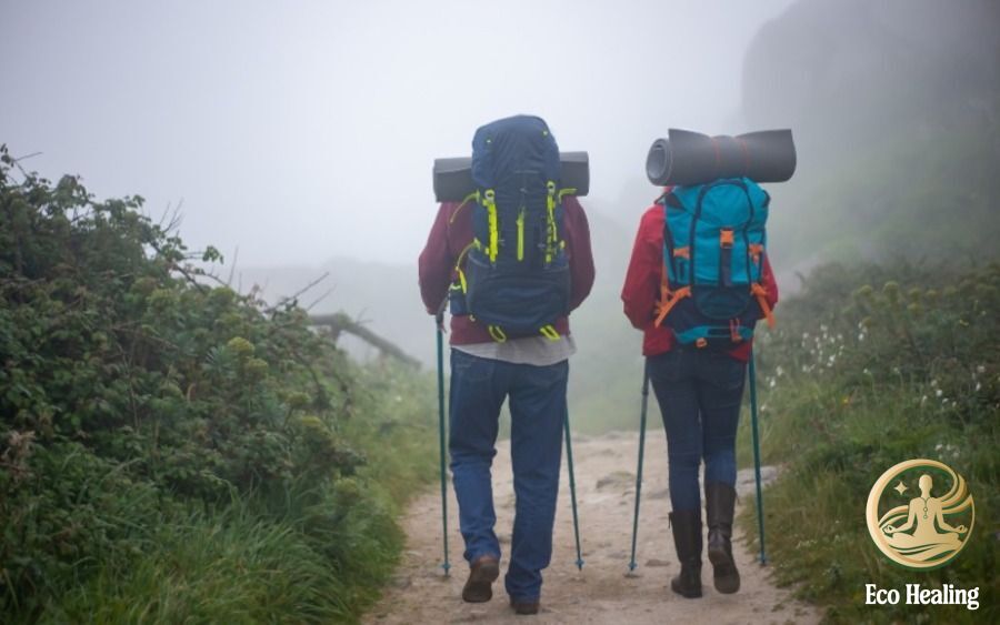 Trọn bộ Dụng cụ Trekking cơ bản và nâng cao: Mua gì để không lãng phí?