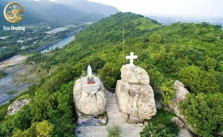 Trekking Núi Dinh (Vũng Tàu): Cung đường suối Tiên mát lạnh giải nhiệt mùa hè.