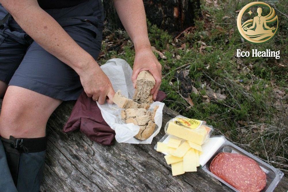 6 loại Đồ ăn vặt cung cấp năng lượng nhanh mà Trekker chuyên nghiệp luôn mang theo.