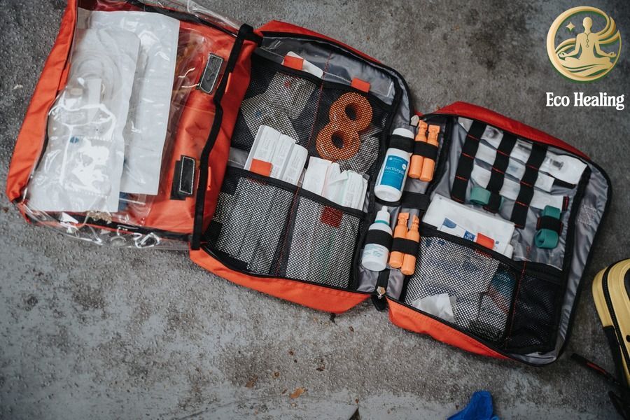 Đồ dùng y tế cá nhân bắt buộc phải có trong ba lô của Trekker.