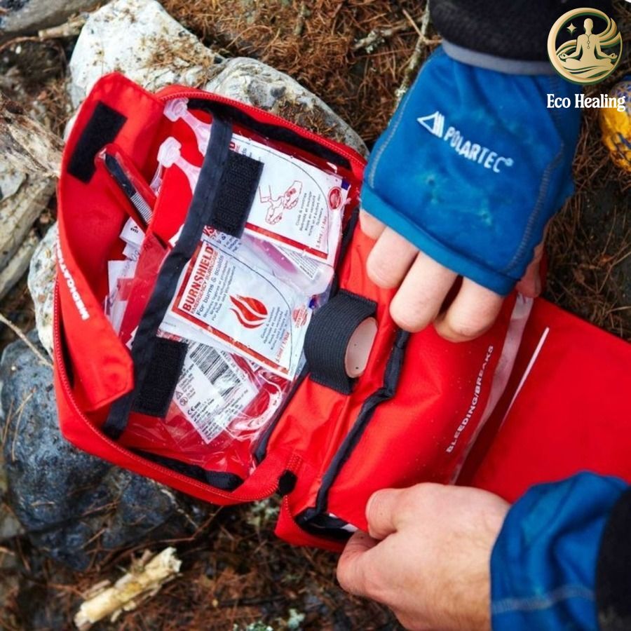 Đồ dùng y tế cá nhân bắt buộc phải có trong ba lô của Trekker.